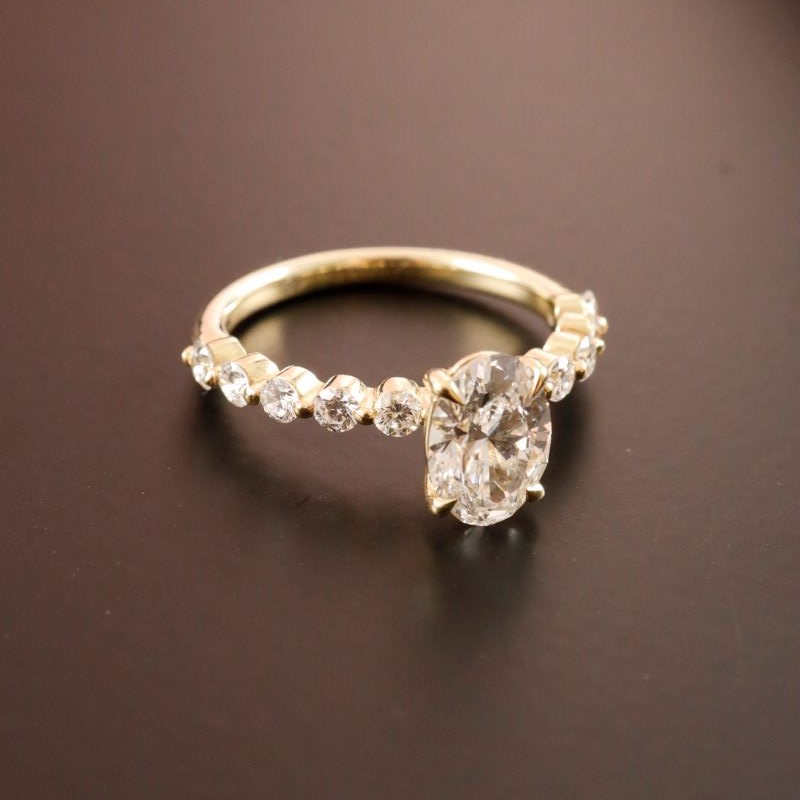 1.20ct Oval Centre Diamond with Shared Claw Shoulders engagement ring